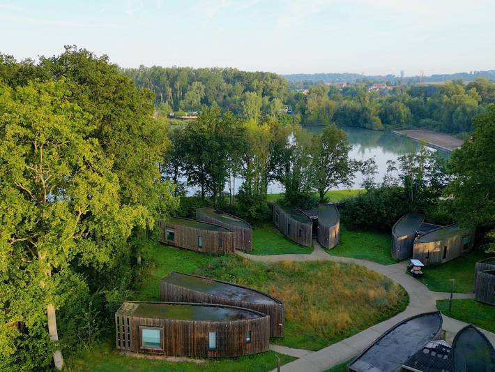 Vakantiehuis voor 2 personen, with tuin and terras as well as zwembad, kindvriendelijk in Henegouwen