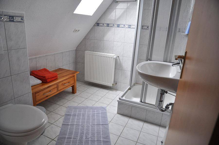 Doppelzimmer, Dusche, Wc, gartenseitig in Salzhausen, Nordheide