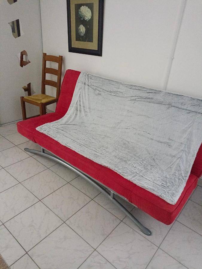 Gîte pour 2 personnes, avec terrasse à Vals-près-le-Puy - 2