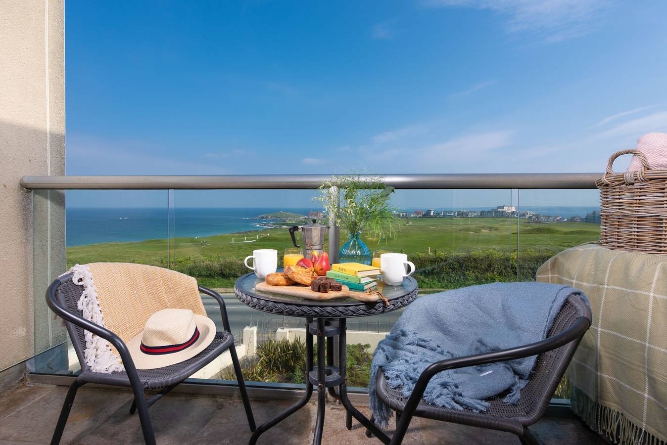 Entire holiday apartment, 5 The Vista in Newquay, Cornwall