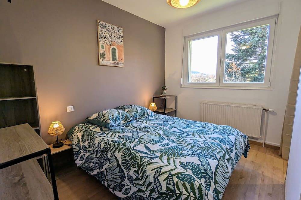 Maison de campagne rénovée avec jacuzzi et espaces de détente in Fraize, Parc naturel régional des Ballons des Vosges