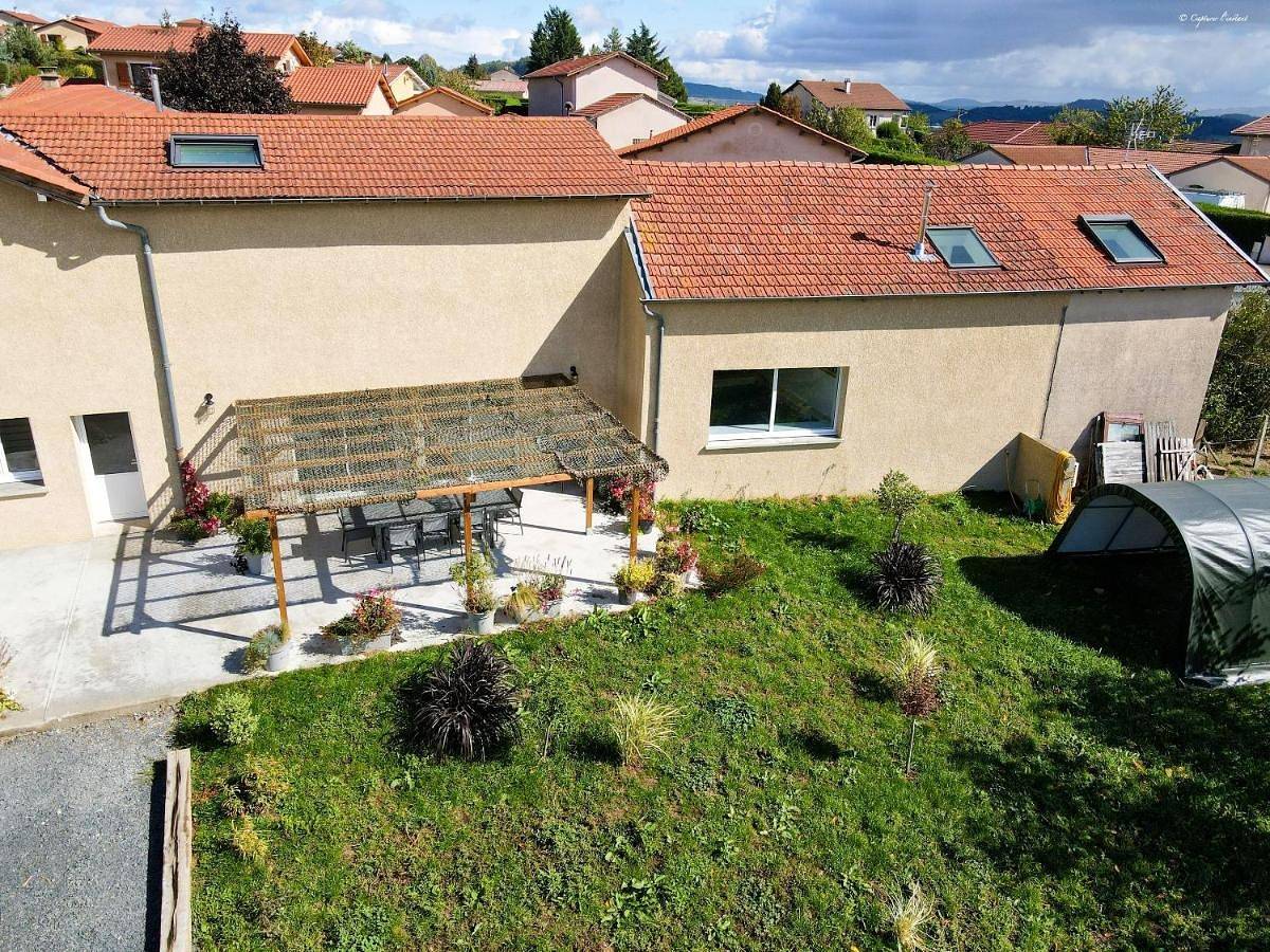 Five-Bedroom Villa in Panissières, Montbrison