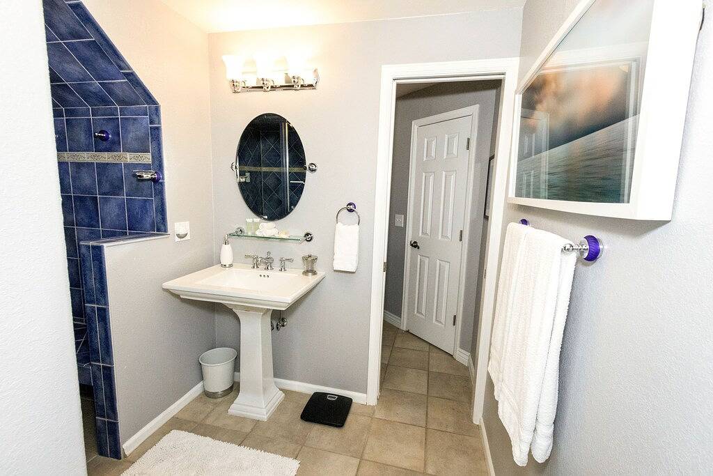 Traumhaus mit Media & Game Room, Stone Patio & Professional Grill, 6 Schlafzimmer! in Centennial, Arapahoe County