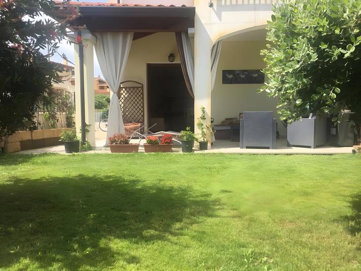 Ferienhaus für 4 Personen, mit Balkon und Garten in Budoni