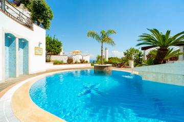 Villa für 20 Personen, mit Ausblick und Garten auf Ischia