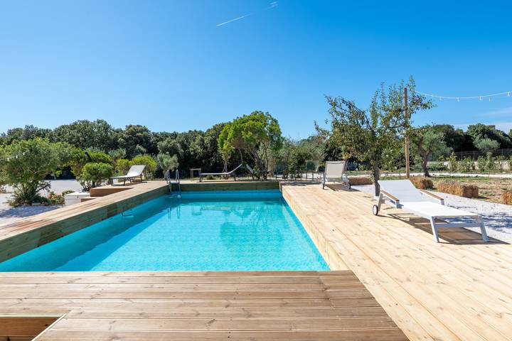 Trullo 'Casedda' con piscina condivisa, Wi-Fi e aria condizionata in Martina Franca, Provincia di Taranto