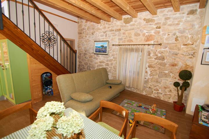 2-Zimmer-Haus mit Terrasse und Meerblick Krapanj, Sibenik in Krapanj, Krapanj (Kroatische Adria)