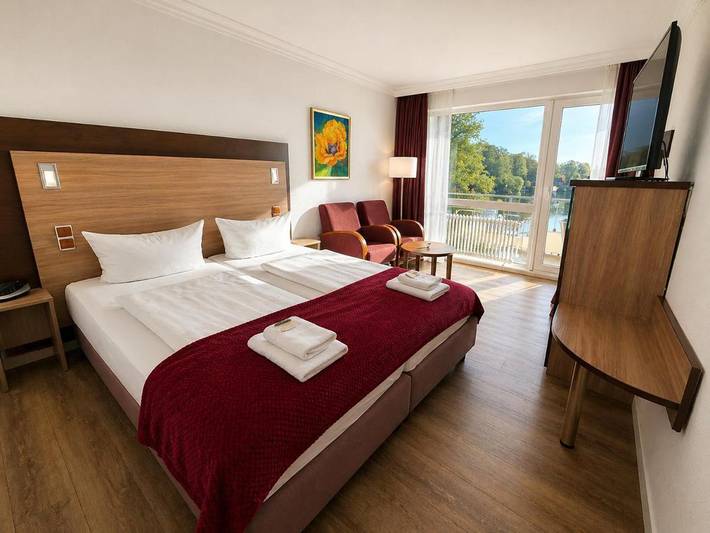 Hotel für 2 Personen, mit Balkon und Terrasse sowie Garten und Seeblick