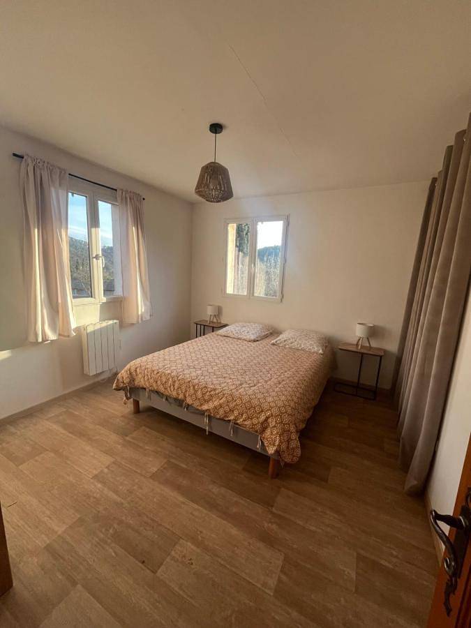 Location de vacances pour 5 personnes, avec jardin ainsi que vue et terrasse dans La Bambouseraie en Cévennes - 4