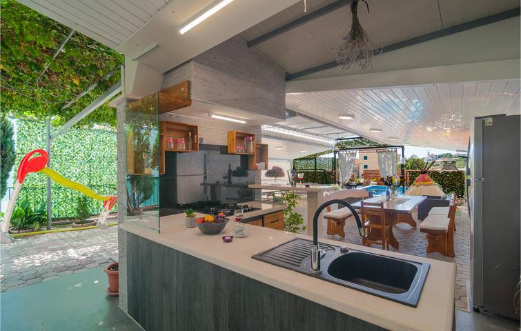 Ferienhaus für 13 Personen, mit Terrasse in Split-Dalmatien - 3