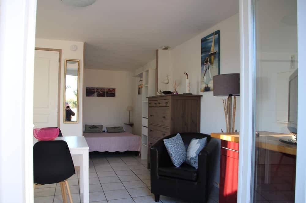 Appartement entier, Studio 2 personnes dans un village in Marsillargues, Côte méditerranéenne (France)