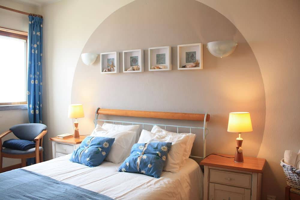 Apartamento inteiro, Starfish Beach House com vista sobre o mar e junto a um multidesportivo in São Pedro do Moel, Marinha Grande