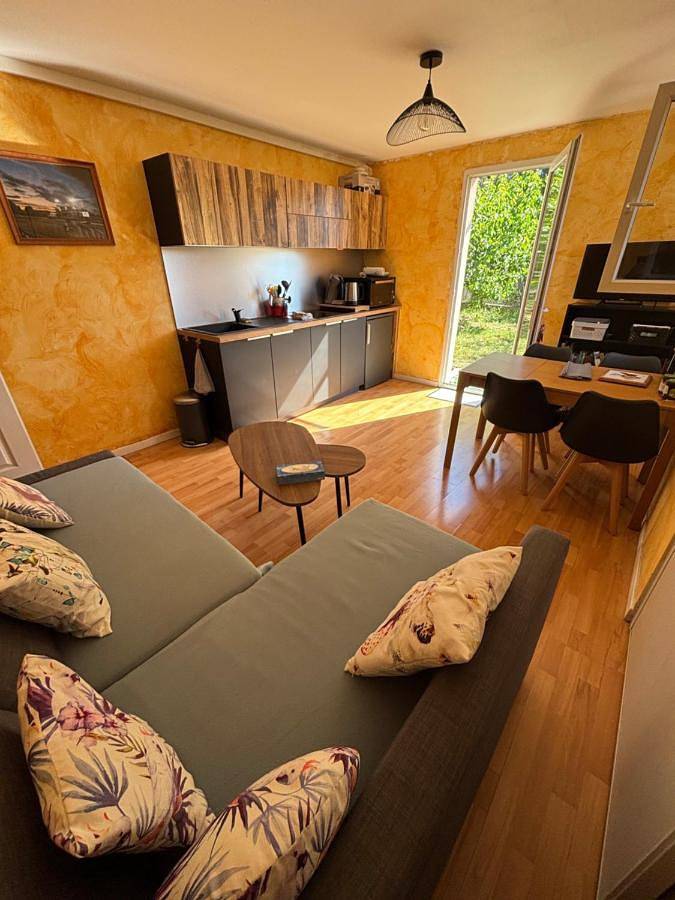 Gîte pour 4 personnes, avec vue ainsi que piscine et jardin à Gréasque - 2