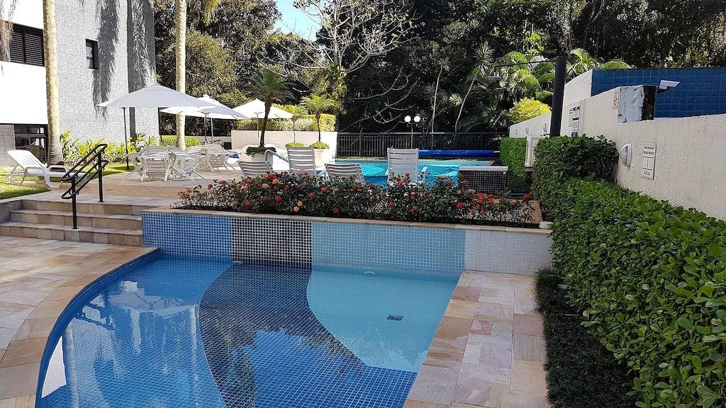 Ganze Wohnung, Apt. Hoher Standard an der Riviera; 200 m vom Strand entfernt; Klimaanlage; 3 Schlafzimmer / 2 Suiten. in Praia São Lourenço, Bertioga