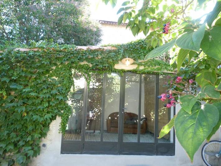 Maison d’hôte pour 3 personnes, avec Terrasse ainsi que Jardin et Vue à Arles