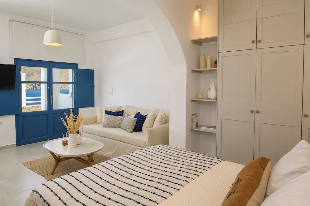 Entire apartment, Richti studio -  self service Aegean Sea view! in Amorgos