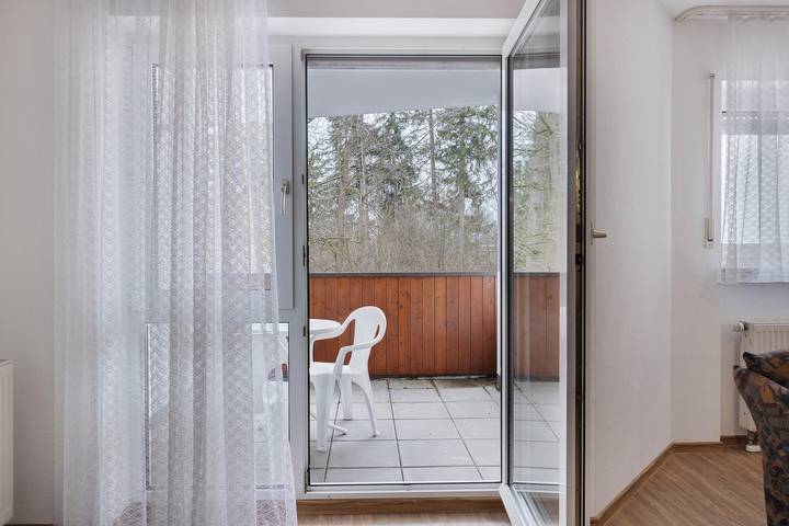 Hel lejlighed, Apartment 26 with Dreiweltencard and Balcony – Just 2 Minutes’ Walk from Solemar in Bad Duerrheim, Central Black Forest