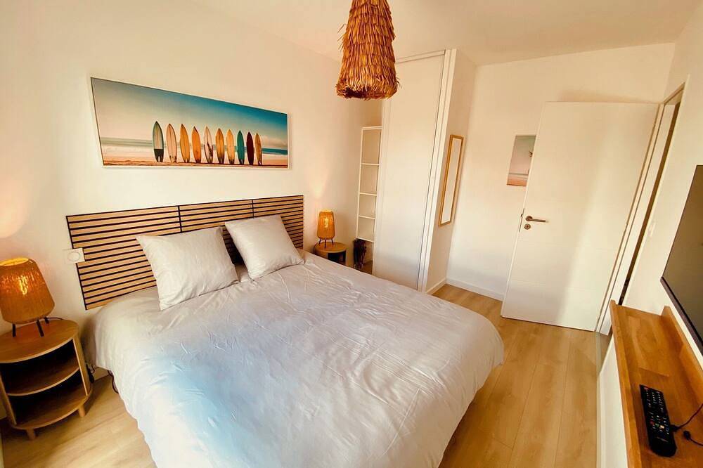 Modern house with 4 bedrooms, garden, and parking space near La Rochelle! in Aytré, La Rochelle und Umgebung
