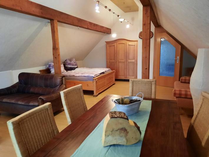Ferienwohnung für 6 Personen, mit Balkon und Garten sowie Sauna