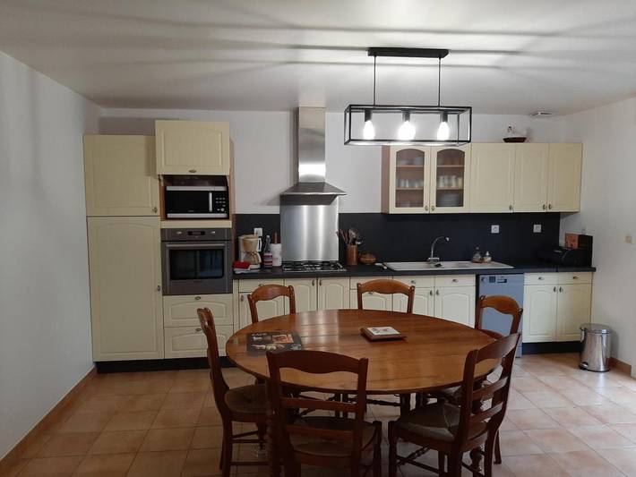 Location de vacances pour 9 personnes, avec vue et jardin à Mézières-sous-Lavardin