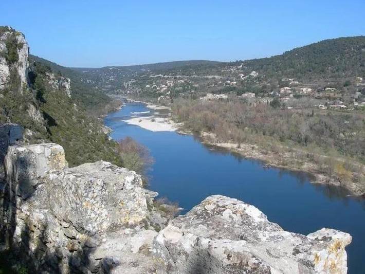 Location de vacances pour 6 personnes, avec vue et jardin à Aiguèze - 3