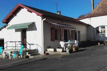 Gîte pour 4 personnes, avec terrasse et jardin à Bérenx