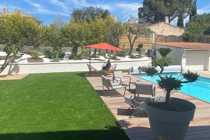 Location de vacances pour 7 personnes, avec jacuzzi ainsi que jardin et terrasse dans La Grande Plage (La Ciotat)