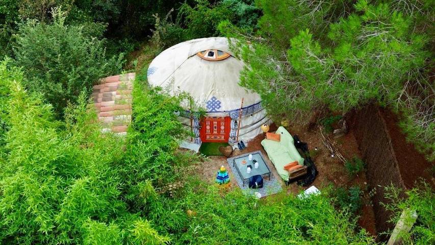 Tente pour 4 personnes, avec Terrasse et Jardin ainsi que Piscine et Vue