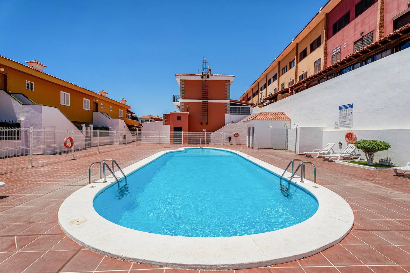 Maison de vacances 'Casa Brisa De Candelaria' avec vue sur la mer, piscine partagée et Wi-Fi in Las Caletillas, Tenerife du Sud