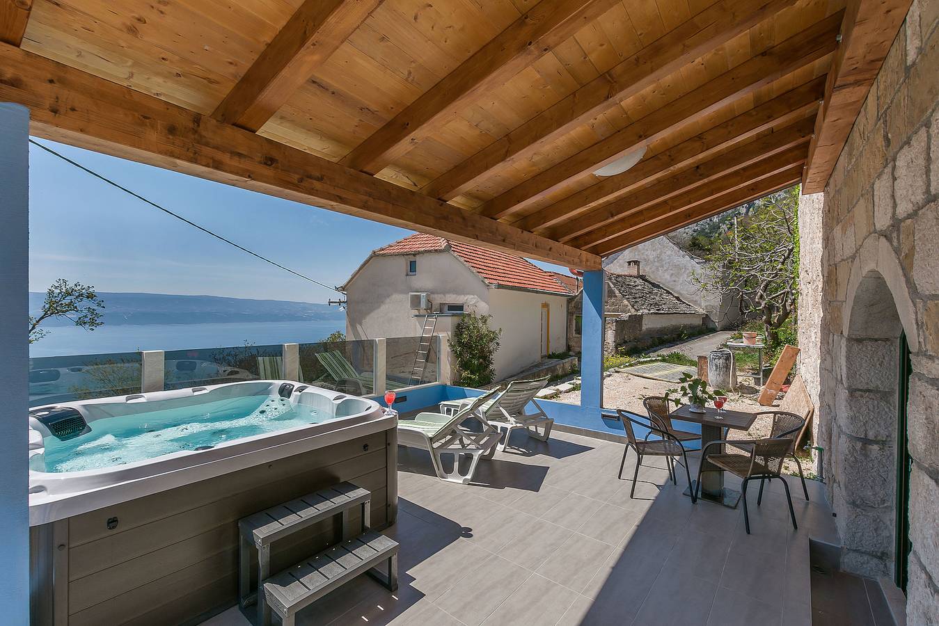 House Darijo in Lokva Rogoznica, Split-Dalmatien