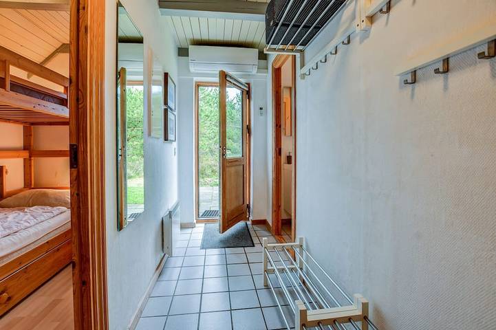 Kinderfreundliches reetgedecktes Ferienhaus auf gr. Naturgrundstück von privat in Sønderstrand, Tagholm