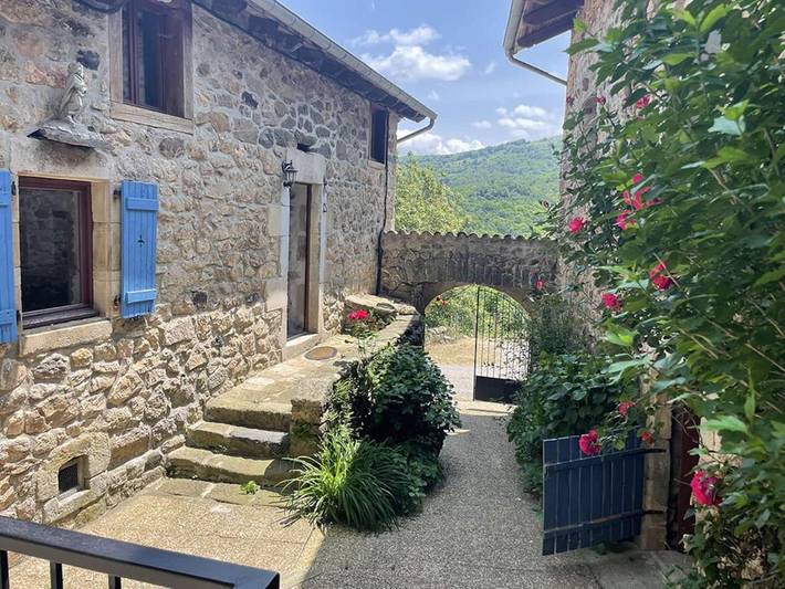 Location de vacances pour 7 personnes, avec Terrasse et Jardin à Ajoux