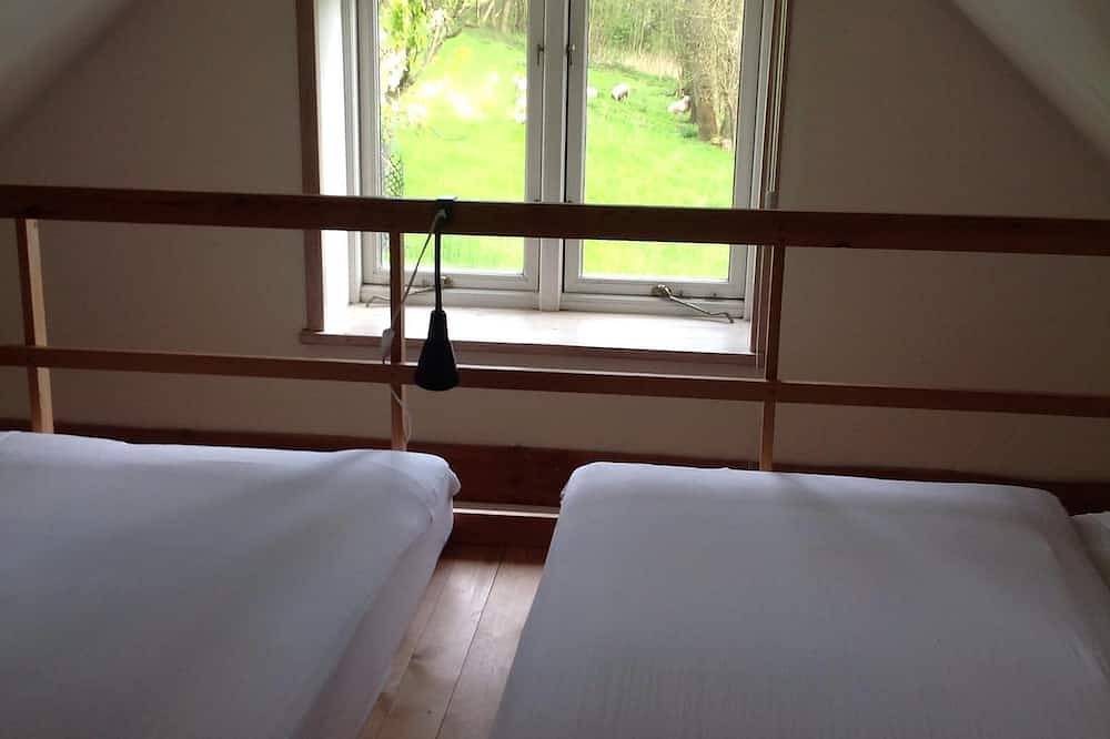 Stay idyllically at the old watermill and lake. in Svendborg Region