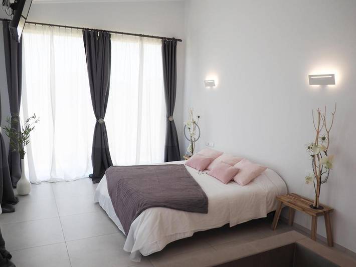 Chalet para 10 personas, con jardín además de piscina y vistas en Provincia de Gerona - 4