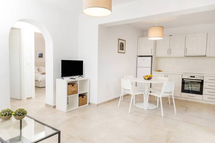Villa pour 9 personnes, avec Vue sur l’océan et Balcon ainsi que Terrasse et Jardin dans Naxos - 4
