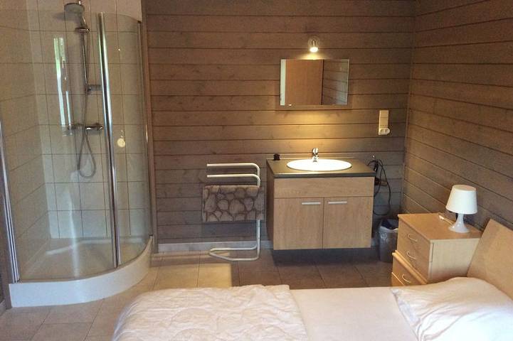 Spacious vacation home 5 bedrooms, dog and child friendly. Region of Achouffe! in Wibrin, Houffalize