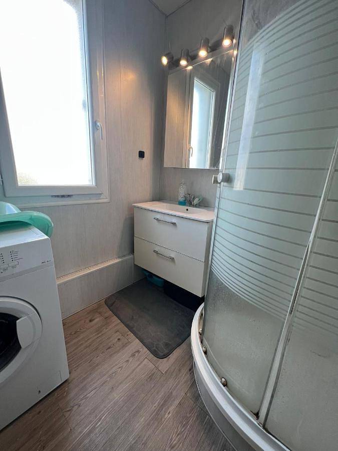 Appartement entier, One-Bedroom Apartment in Garges-lès-Gonesse, Val-d'Oise
