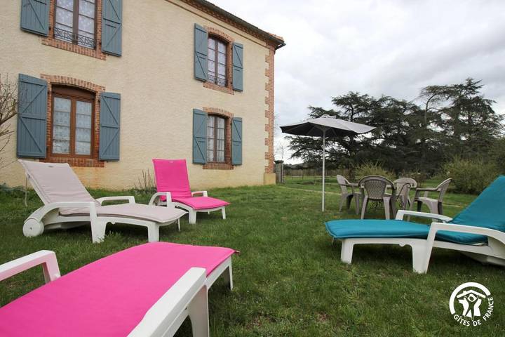 Location de vacances pour 9 personnes, avec Terrasse et Jardin à Berdoues