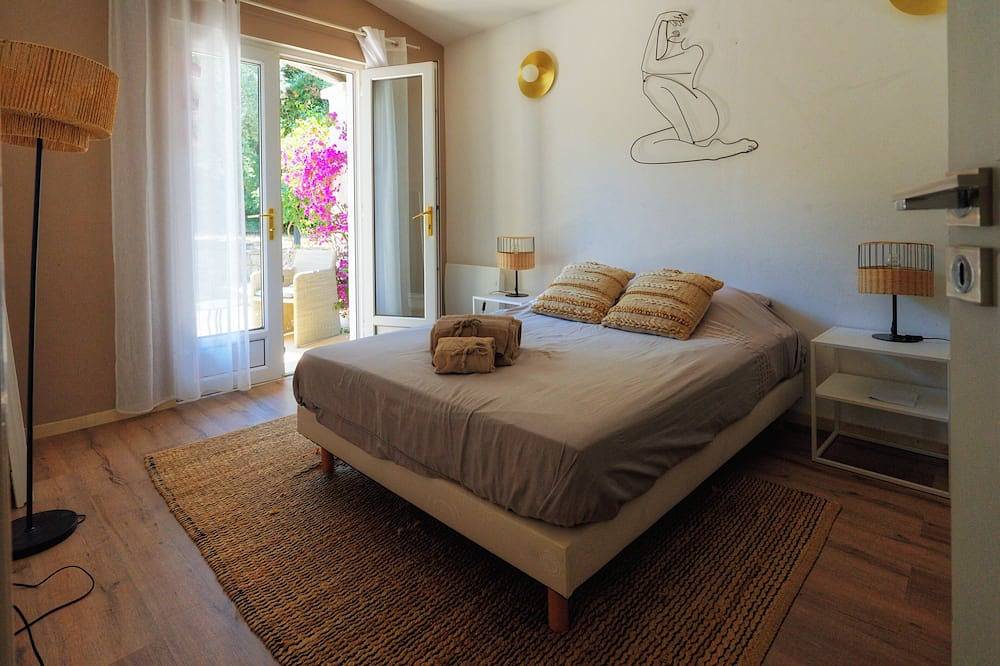 Quiet house with garden and swimming pool  between the sea and the mountain in Peymeinade, Côte méditerranéenne (France)