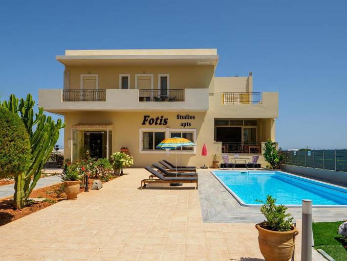 Appart’hôtel pour 3 personnes, avec piscine ainsi que vue et jardin