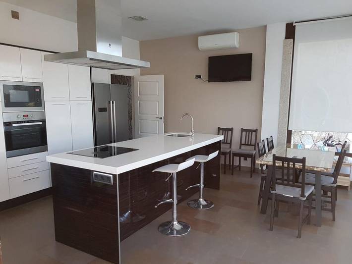 Casa de vacaciones para 10 personas, con balcón y jardín además de vistas y piscina en Montes de Toledo - 4