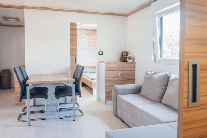 Camping pour 6 personnes, avec vue ainsi que terrasse et jardin, animaux acceptés à Pakoštane - 4