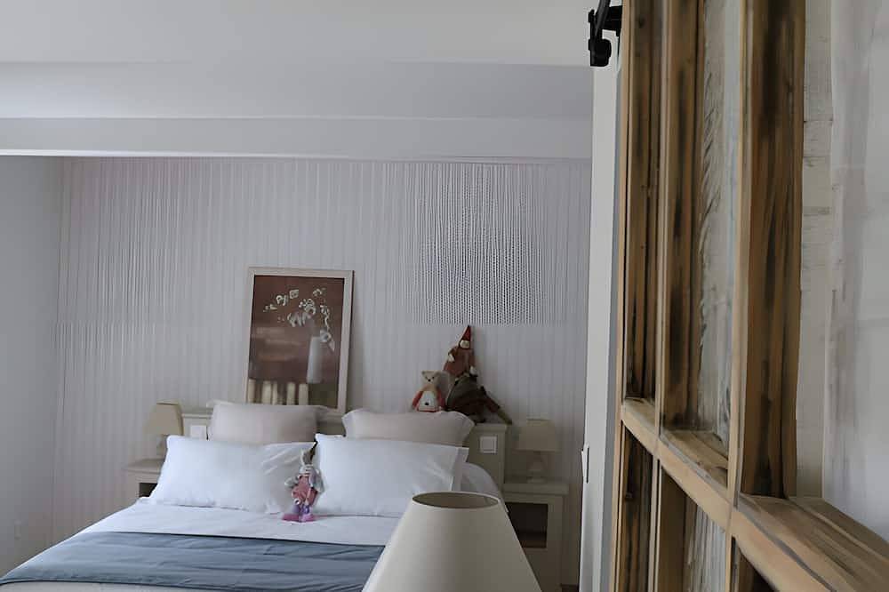 Chambre d’hôtes climatisée « Lavande », en rez de jardin avec vue montagne. in Charols, Région de nyons