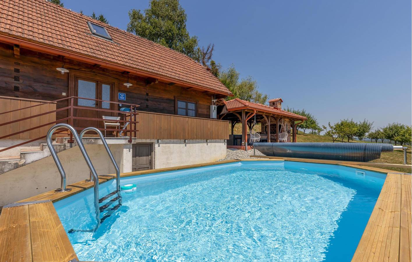 Charmante 2-Zimmer-Wohnung mit Pool und Terrasse, 300 m vom Fluss Dobra entfernt in Ozalj, Karlovac und Umgebung