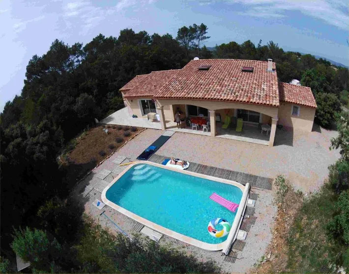 Casa de vacaciones para 8 personas, con vistas además de jardín y piscina, Se admiten mascotas - 1
