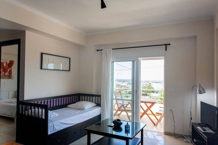 Gîte pour 4 personnes, avec terrasse et vue, animaux acceptés dans Palaiochora - 2