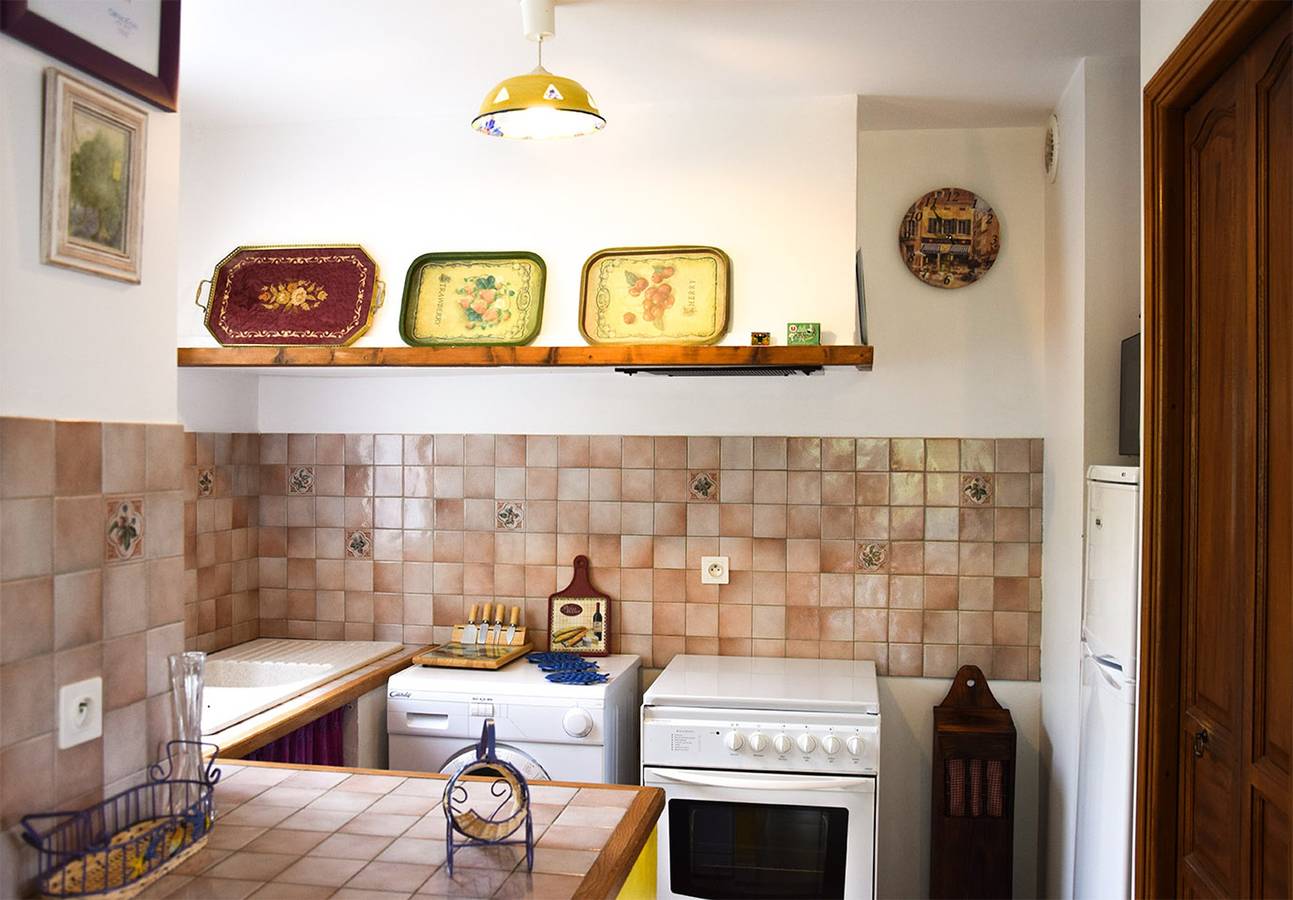 Appartement entier, Appartement moderne à La Roche-sur-le-Buis, avec piscine. in La Roche-sur-le-Buis, Région de nyons