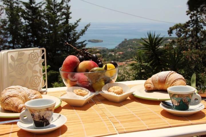 B&b per 2 persone, con Balcone e Terrazza nonché Giardino e Panorama a Camerota