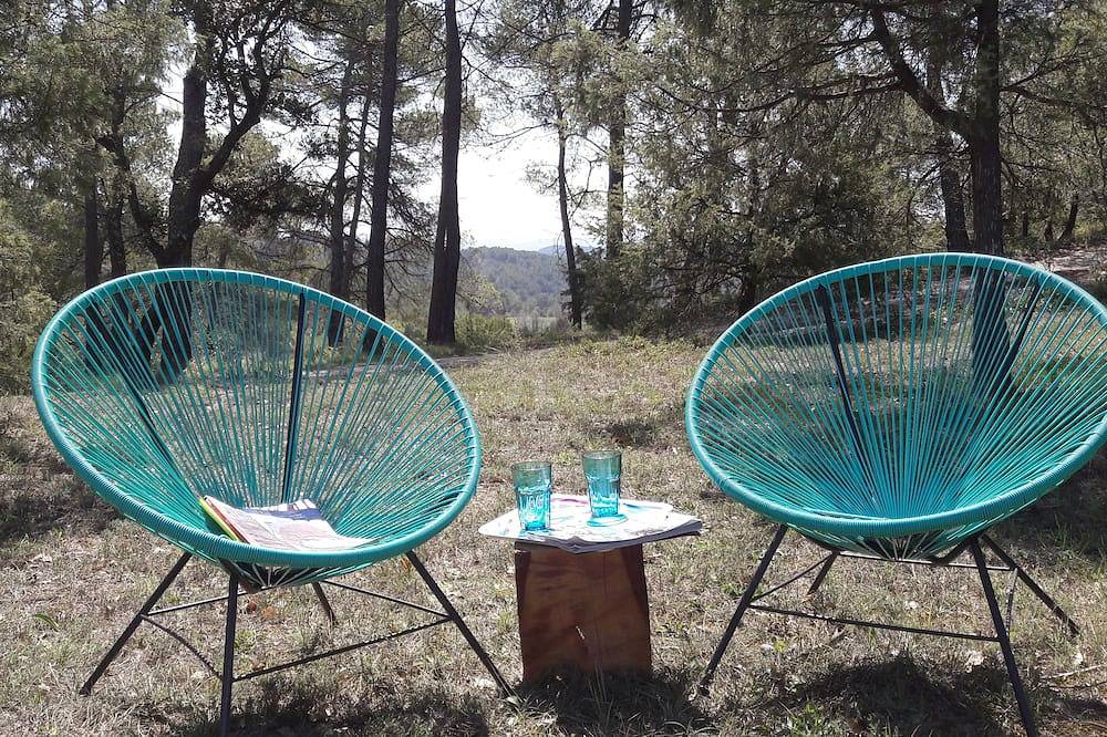 In the heart of nature, a welcoming nest with swimming pool to recharge your batteries in Barjols, Brignoles region