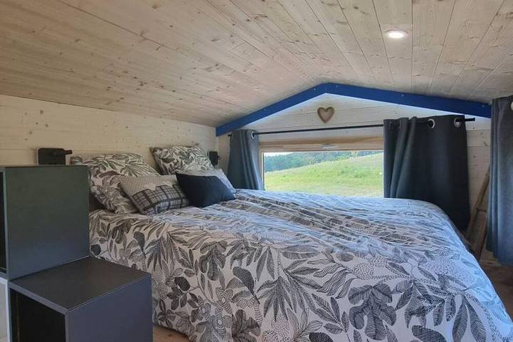 Ganze Wohnung, Gemütliche Tiny House mit Klima - 4 Pers. in Sail-les-Bains, Roanne und Umgebung